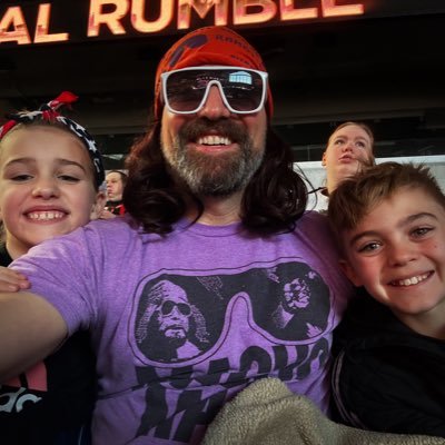 Loser of Hair, Gainer of Weight, and Ugliest Person in my Family. @Augustana_IL alum, @Whitesox fan, aging punk, Tolkien enthusiast. #CF97
