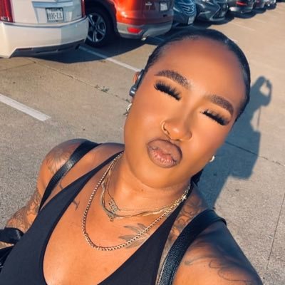 Pro MUA💄SHSU 🐾 IG: prettyjazzzz Snapchat: prettyjazz