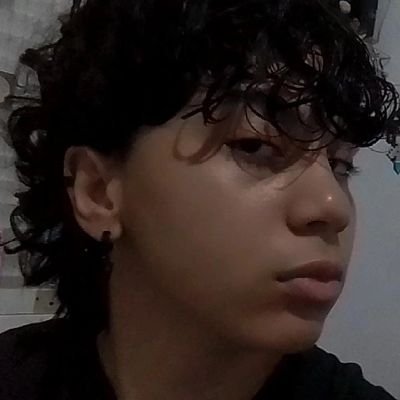 ImSosoooh's profile picture. '𝒖𝒔 𝒘𝒆𝒊𝒓𝒅𝒐𝒔 𝒉𝒂𝒗𝒆 𝒕𝒐 𝒔𝒕𝒊𝒄𝒌 𝒕𝒐𝒈𝒆𝒕𝒉𝒆𝒓!' ~𝐿𝑢𝑧☀︎︎| only da minha mulher🤓☝️