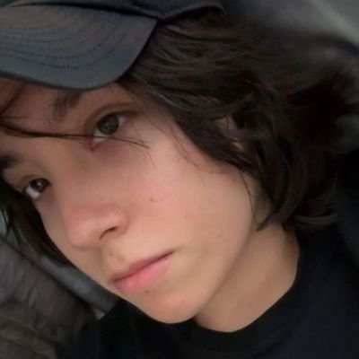 v4lberryy's profile picture. ‍

          my safe place = quackity ♡