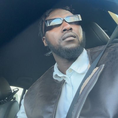 young_brieez's profile picture. 👨🏿‍💻🏋🏾‍♂️🎧🇳🇬🏴󠁧󠁢󠁥󠁮󠁧󠁿