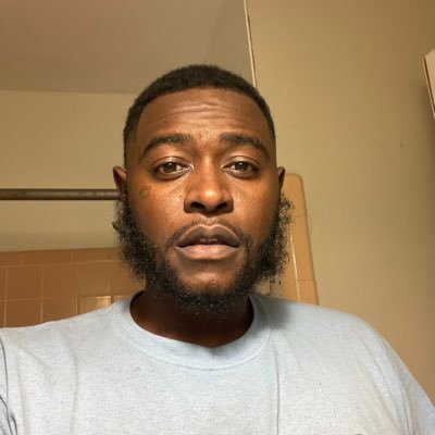 FinchTay87470's profile picture. 