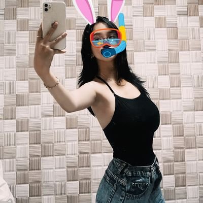 ginaindahgina's profile picture. 17yo | 🤭 | gw ga jualan apa2an weh | yang mau curhat juga boleh