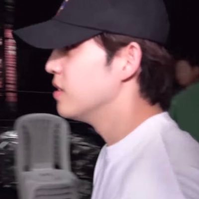 sargaIi's profile picture. i would have you courtside, not the middle row.