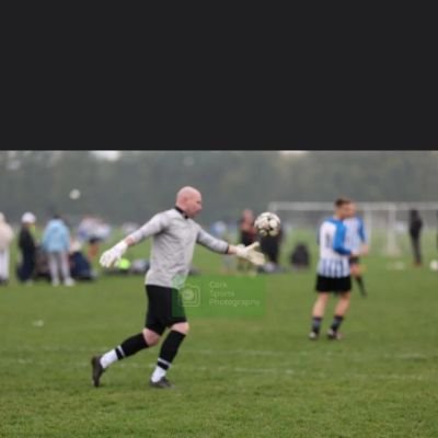 Goalkeeper and pub dart player. Love Glasgow Rangers, Linfield and Arsenal