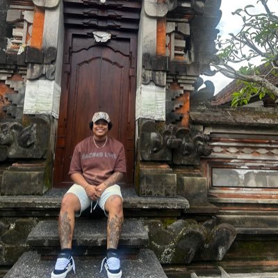 Gucciillama's profile picture. Anime lover ❤️ Up and coming tattoo artist 🖊️