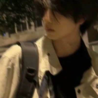 JulieJohns46564's profile picture. 哈哈