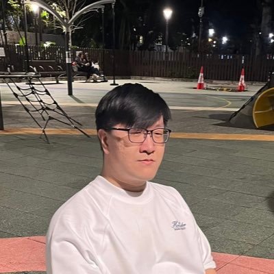 24 y/o. AI researcher. Full Stack App Dev. MSc IT. Solo coding 👨💻