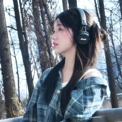 愿你做人不缺爱,做爱不缺人,山不厌高,海不厌深,日出日落,多愁善感,日常高冷到极致,网络和床上骚到极致,我本人更好看,把我的情欲赠你。有🚪