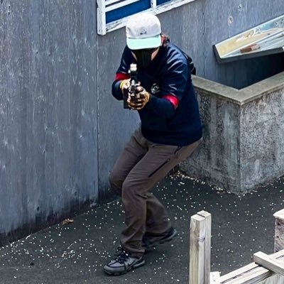 @lepice_ からサバゲー目的のみ分離した不審人物 どっちかというとセミオート派 推しはCobaltKinetics BAMF Teamとベレッタ92F、あとついでにマグプル盛りCQB-R。しかし主武装はCATバーサテイルとP99FS。拠点は三重だが大阪の身内チームとたまに関西方面へも行く