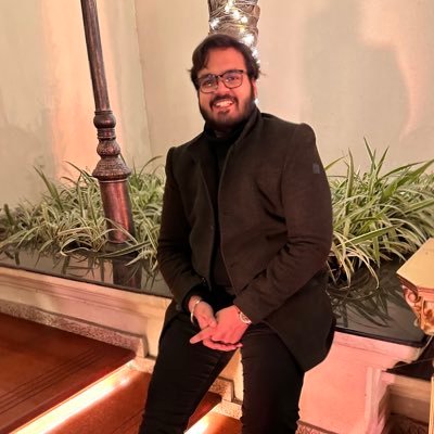 ਹਮ ਨਹੀ ਚੰਗੇ ਬੁਰਾ ਨਹੀ ਕੋਈ ॥੩੭੭॥ Always stay grounded.