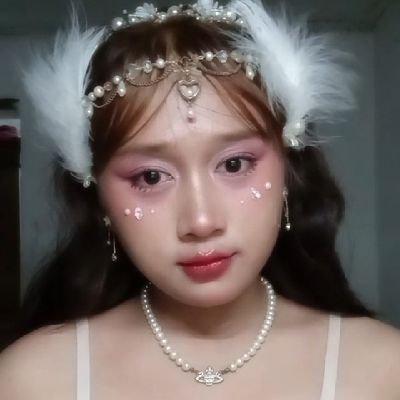beauty enthusiast *.✧ | bb 65 tb 156 | now active in ig and tiktok | ig: @bungkhsnh tiktok @biudairy
