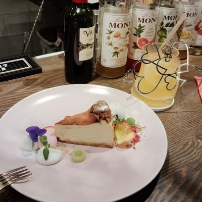 ゴスペラーズとお笑いと大食いを見るのが大好きな関西人です(^O^)よろしくお願いしますm(_ _)m
好きな食べ物は唐揚げと甘いもの❗️みなさんの美味しいツイート見るのが楽しみです。
趣味はキッチンカー巡りです。
後勧誘系、出会い系の方フォローしてくださってもすみませんが、ブロックと報告させていただきます。