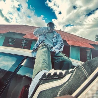 ElvizMziah's profile picture. Graphic designer🎨✒️