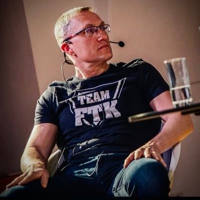TweetSafin's profile picture. FTK UP