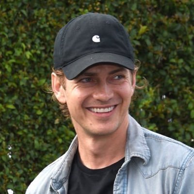 hayden christensen gives the best hugs, and anakin skywalker is my favorite damaged idiot | fan account | #FreePalestine
