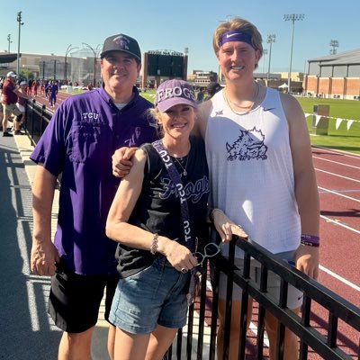 Mom to two boys and three dogs, Texas Tech BBA, TCU MBA