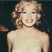 Si Si (@christine_clue) 's Twitter Profile