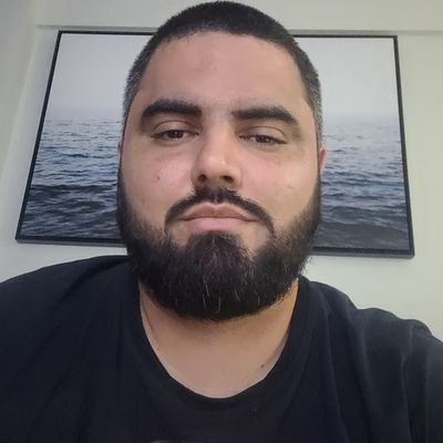 Parahybano. Servidor Público Federal. Arquivista, Jornalista, especialista em Cinema e Linguagem Audiovisual. Botafoguense supersticioso. Esquerdo e de esquerda