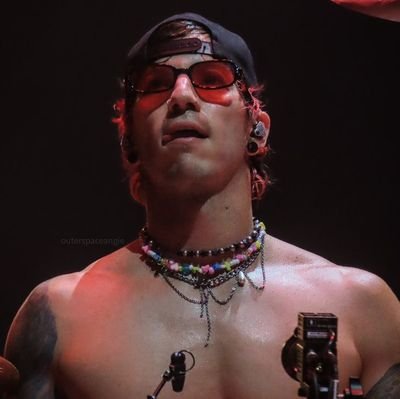 whothefckisisu's profile picture. ✮ ⋆ ˚｡every time you smile, i smile
and every time you shine, i'll shine for you ⋆°°✩