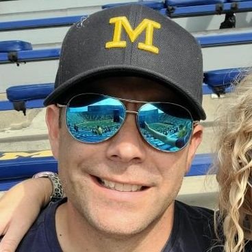 real_tdw6's profile picture. Being a Dad is my favorite activity. Family & Sports is what I'll likely tweet. #GoBlue 〽️  #OnePride🦁