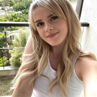 Emma Watson (@ewatson79106) 's Twitter Profile