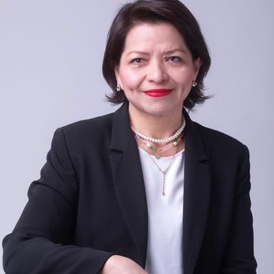 Comunicadora desde hace 32 años. Emprendedora con responsabilidad social. La acción debe ser una creación, no una reacción.