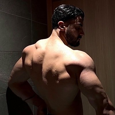 LegendaryYns's profile picture. Gym rat 🐀