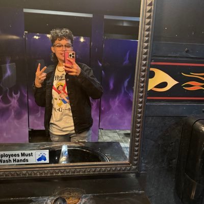 Heavy’s the head who wears the StrawHatt🏴☠️ #LLAMC 🕯️💙