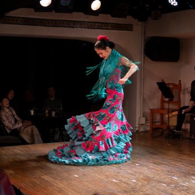 フラメンコ舞踊家。スタジオは神楽坂からでも江戸川橋からでもいけます。筋トレ、トレイルランニングが趣味。身体オタク2021年3月乳ガン告知、4月28日両胸全摘、リンパ転移有り、ステージII、7月からAC療法4クール、10月から放射線治療25回とホルモン療法10年。2022年4月再建手術。公表し、闘病ブログ書いてます。