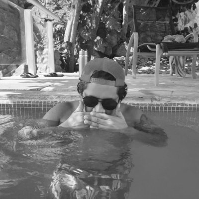 YoSoyNova's profile picture. Be quiet and drive