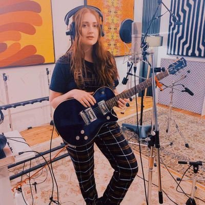 🇨🇦🇩🇪, Musician, guitarist, band leader, super star 🌟 ♥, its just 🎶 music
listen to my track
https://t.co/RiT2A2ti97