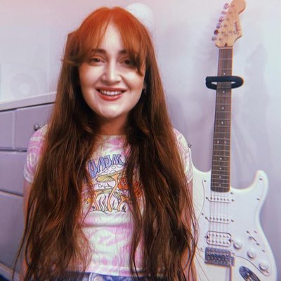 🇩🇪🇺🇸 Singer,guitarist, Back up singer ,listen to my songs on here on YouTube https://t.co/MbODseE91I