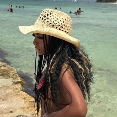 glogirlak's profile picture. God Fearing 💖