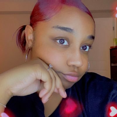 a 29 year old waste of creative talent • ranch dressing enthusiast • ✨Tayoncé Stan✨• the biggest spooky bitch you'll ever meet👻