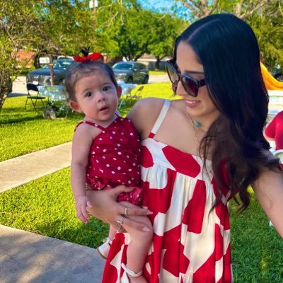 miatamez05's profile picture. | girl momma 🎀 | photographer 📸 |