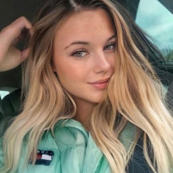 A good friend has just returned to Australia. She is beautiful and kind. If you ar e over 35, please add her ws: https://t.co/8Y7iguXEKI