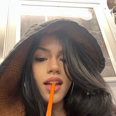 notshortirican's profile picture. teehee