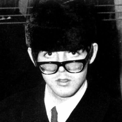 Draculas gay son
Emo Paul McCartney
@DEATH3XECUTION