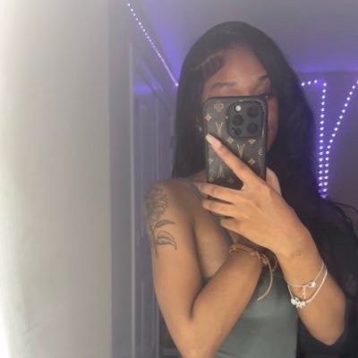 femalefuture18's profile picture. ig - https://t.co/F55YdOPx9t 🏳️‍🌈18! sexycapricornirl!