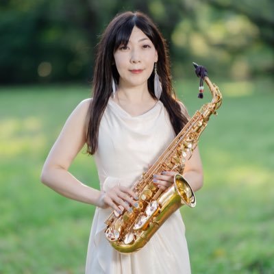 神奈川出身。現在東京。サクソフォン奏者♪ コンサート、ライヴ、レッスンしてます。依頼はお気軽に。HPとBlogがあります。YouTubeは「makikasai 」「サックス夫婦」の2つ。冒険したい!ワクワクしたい!猫と旅とサックス🎷保護猫活でチャリティーグッズ販売。Saxophonist Tokyo Japan