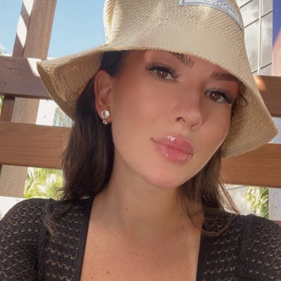 KarinaUtyuzh's profile picture. Probably drinking another shot of espresso