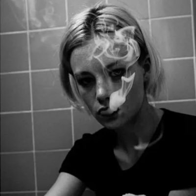 alyxtears's profile picture. 