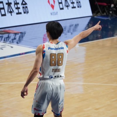 学生 大阪エヴェッサ🐙 牧隼利#88 │ 琉球ゴールデンキングス👑 Vic law#4 #r88my シーチケ民です🎫 無言フォロー失礼します