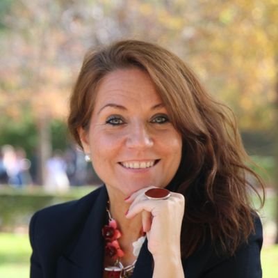 Te acompaño a lograr una vida más plena y equilibrada. Directora de la Felicidad, especializada en I.E., PNL, Agile, Gamificación y DISC.