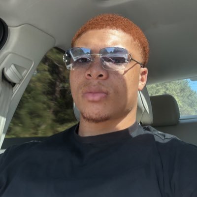 lorredz15's profile picture. retired college athlete