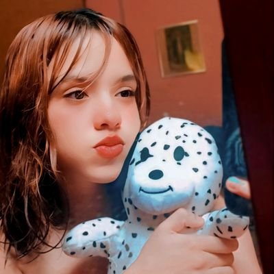 kaahstudy's profile picture. Compartilho minha rotina como estudante ✨