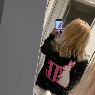 stnk0's profile picture. フィクションしか語りません。なんでも食う。