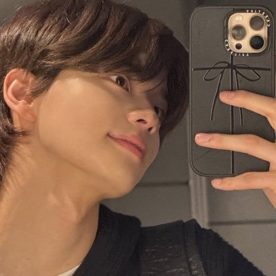 shin Profile