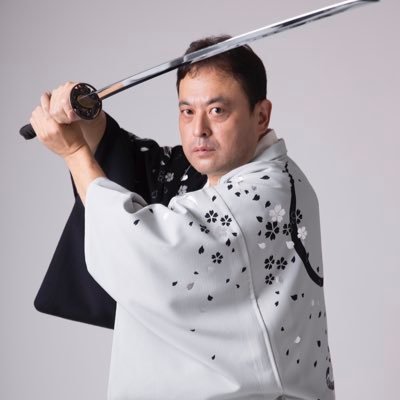 シニアマンションイベント担当。「アートオブソロパフォーマンス」と言うライブイベント再開したい(現在休止中)@artofsolopa 講談を神田紅先生に師事(高座名:紅武扇またはいちごやa.k.aミルフィーユたけし)好きな物:話芸、ギター、F1、プロレス今リア・リプリーラブ💕二郎系(ホームは登戸・蓮爾)